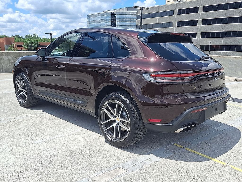 Thumbnail: 2025 Porsche Macan - 3