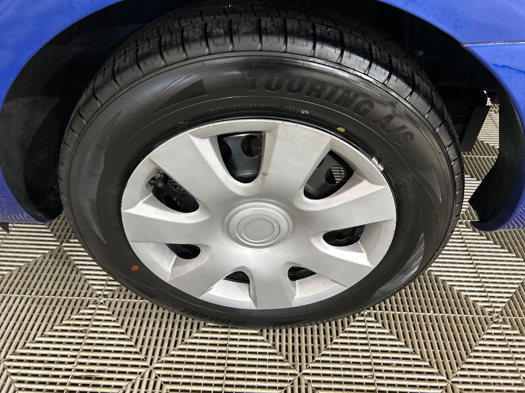 Used 2016 Blue Nissan 1.6 SV image 10