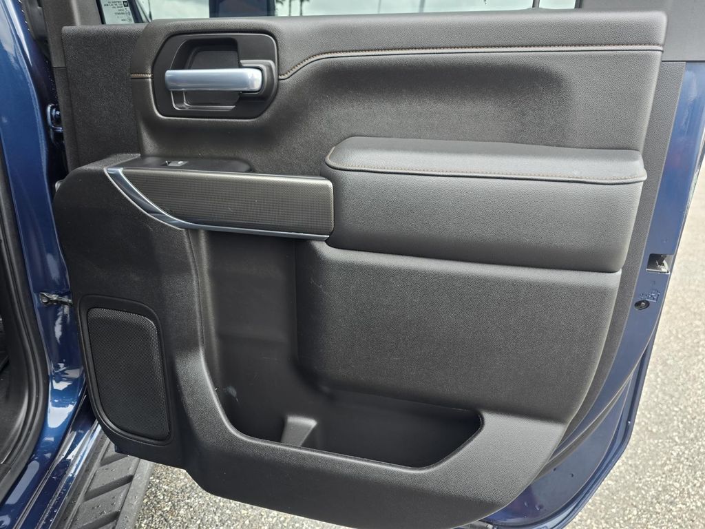 Used 2022 GMC Sierra 2500HD AT4 4D Crew Cab