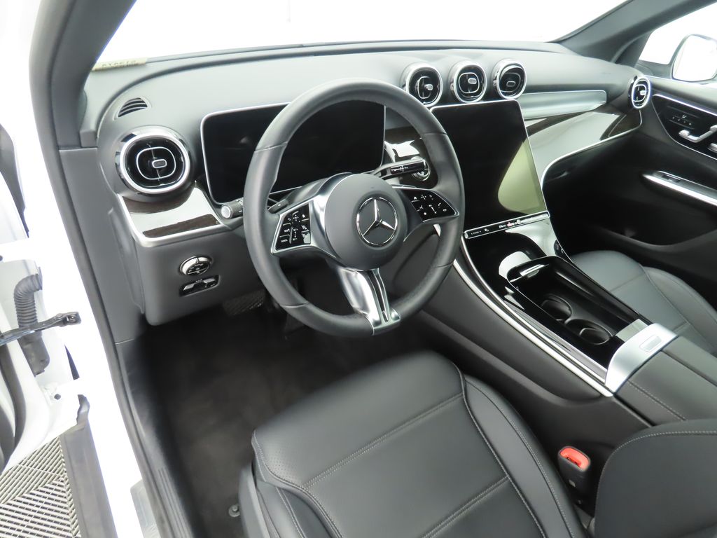 Thumbnail: 2025 Mercedes-Benz GLC - 9