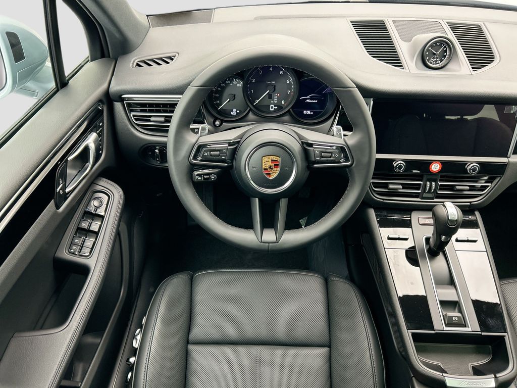 Thumbnail: 2026 Porsche Macan - 13