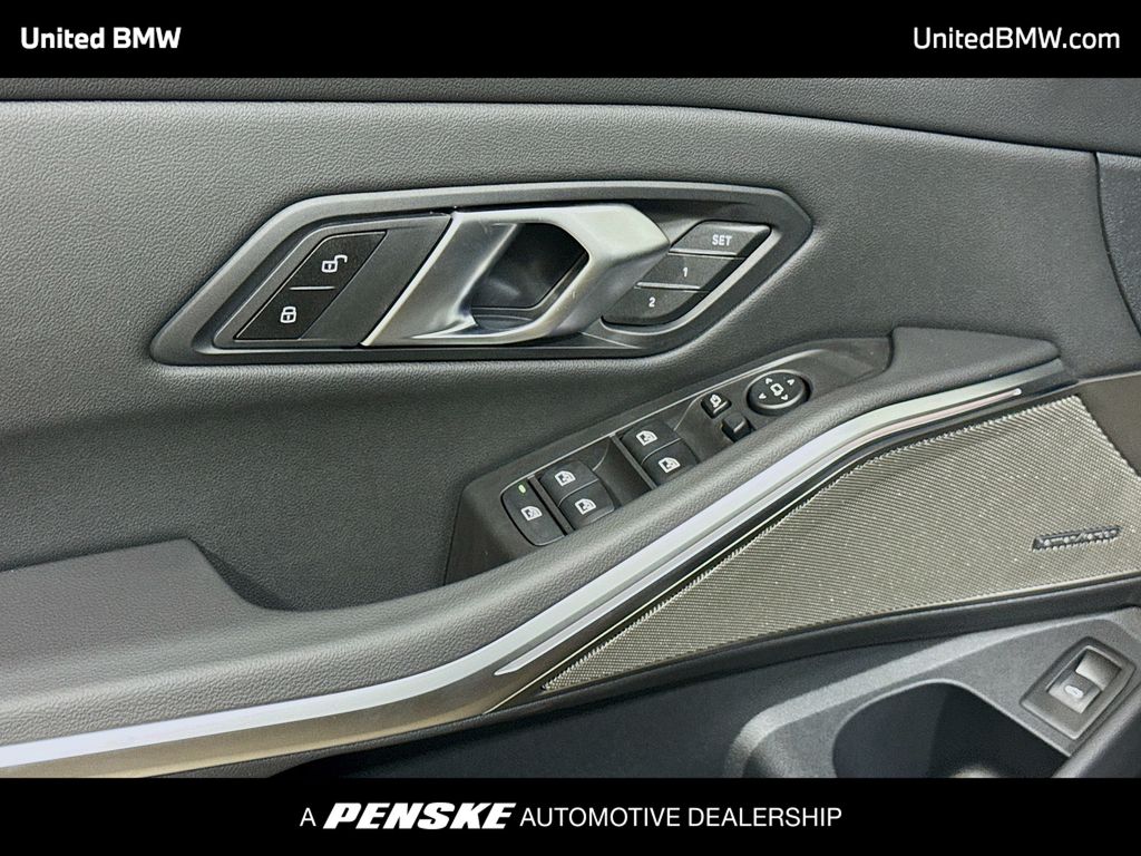 Thumbnail: 2026 BMW 3 Series - 3