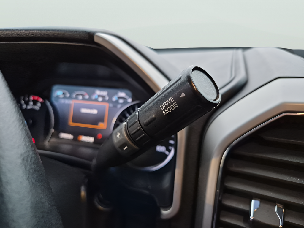 Used 2020 Silver Ford Lariat image 35