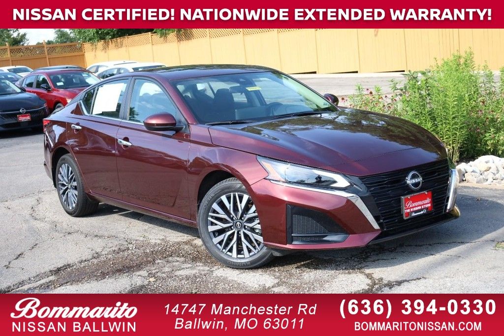 Garnet Pearl 2025 Nissan Altima Sedan All-Wheel Drive Continuously Variable Transmission