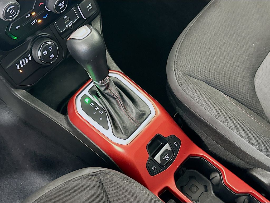 Thumbnail: 2021 Jeep Renegade - 17