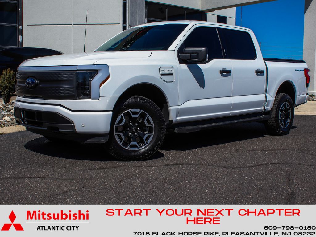 2022 Ford F-150 Lightning XLT SuperCrew AWD