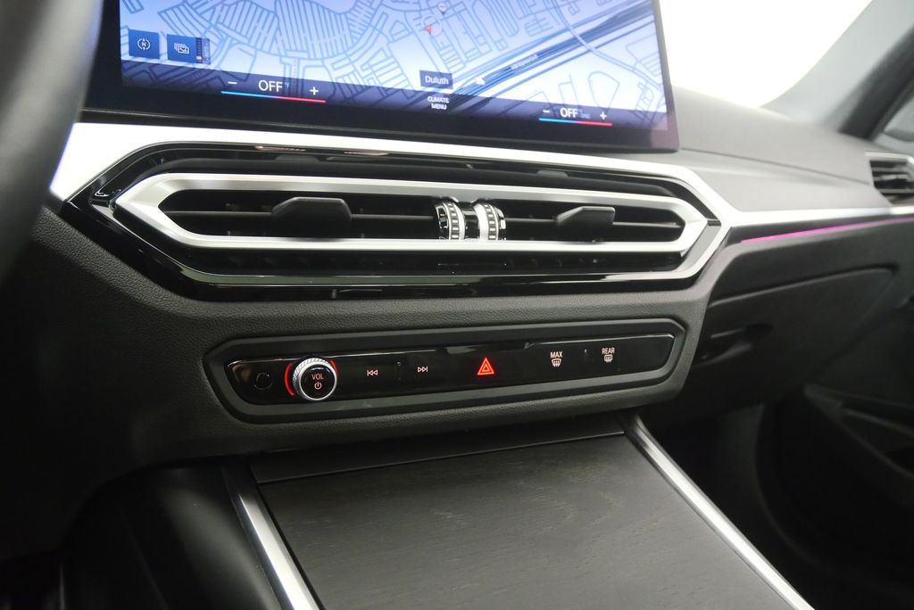 Thumbnail: 2024 BMW 3 Series - 25
