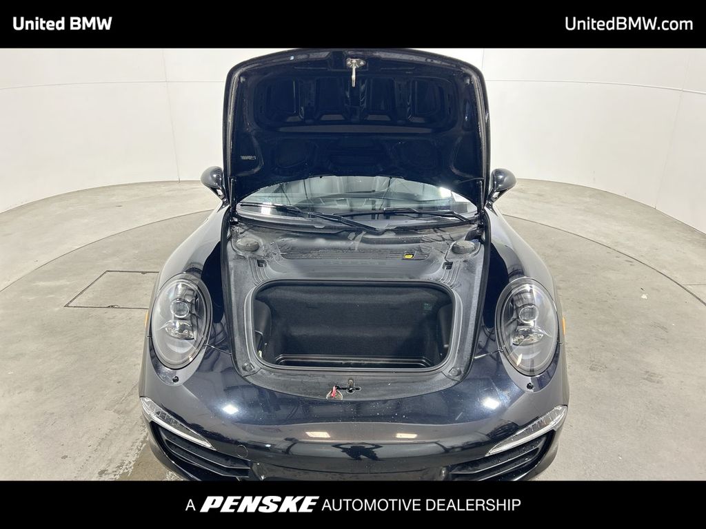 Thumbnail: 2015 Porsche 911 - 21