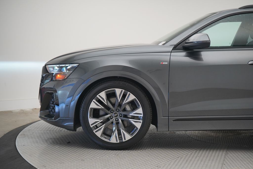 Thumbnail: 2026 Audi Q8 - 2