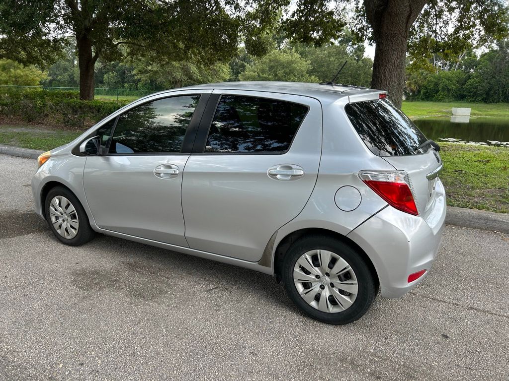 Thumbnail: 2013 Toyota Yaris - 3