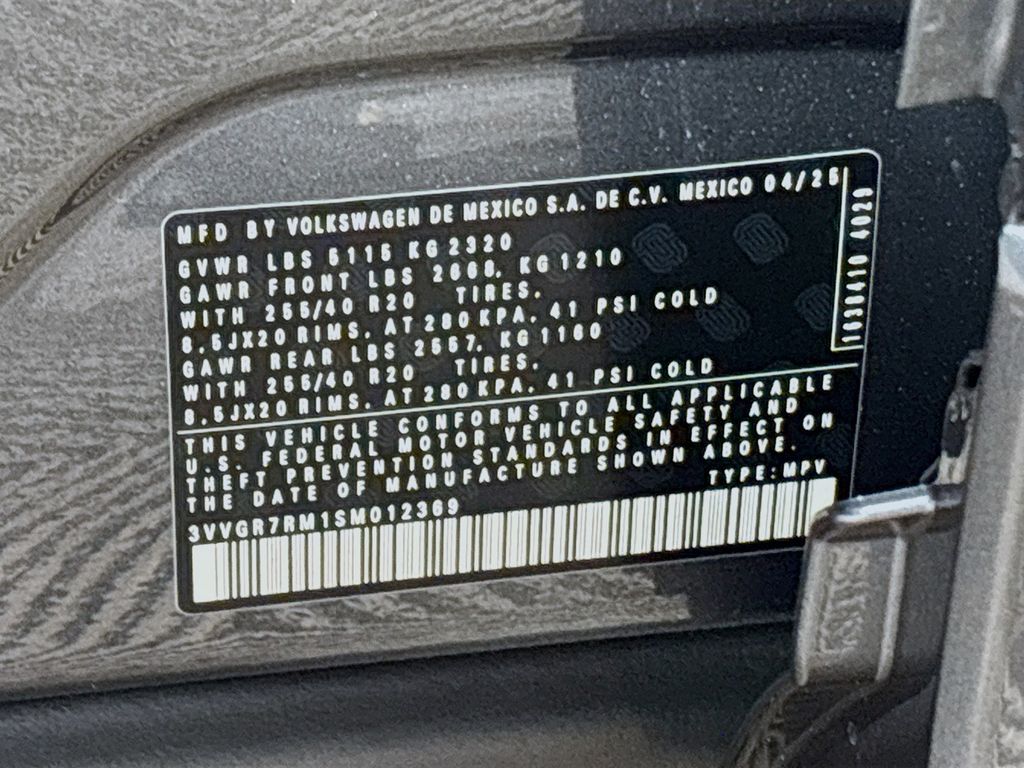 2025 Volkswagen Tiguan 2.0T SE R-Line Black
