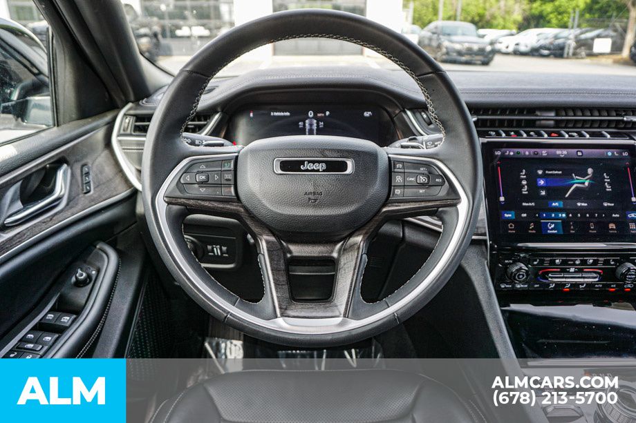 Used 2024 White/off-white Jeep Limited image 28