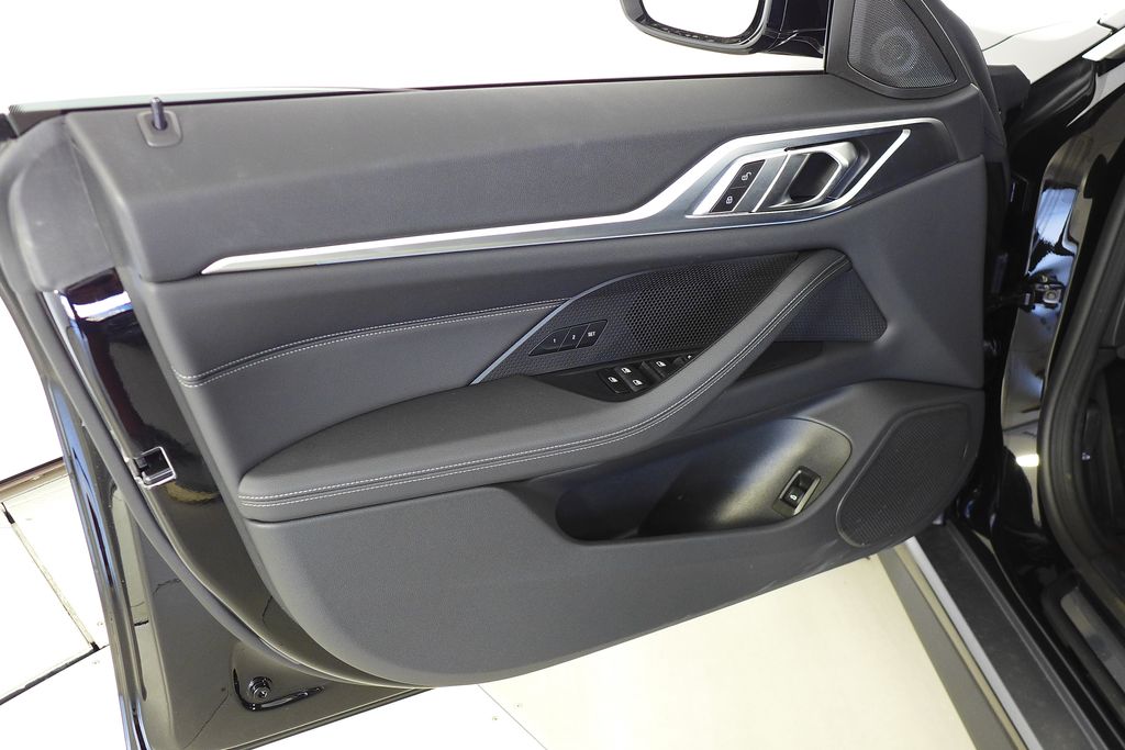 Thumbnail: 2025 BMW i4 - 11