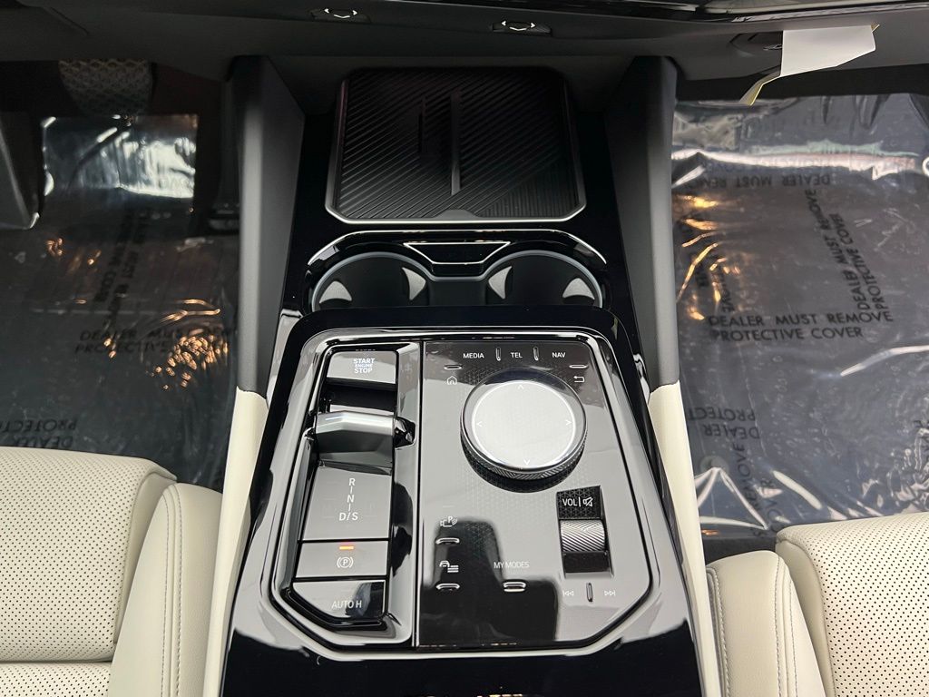 2025 BMW 5 Series 530i 12