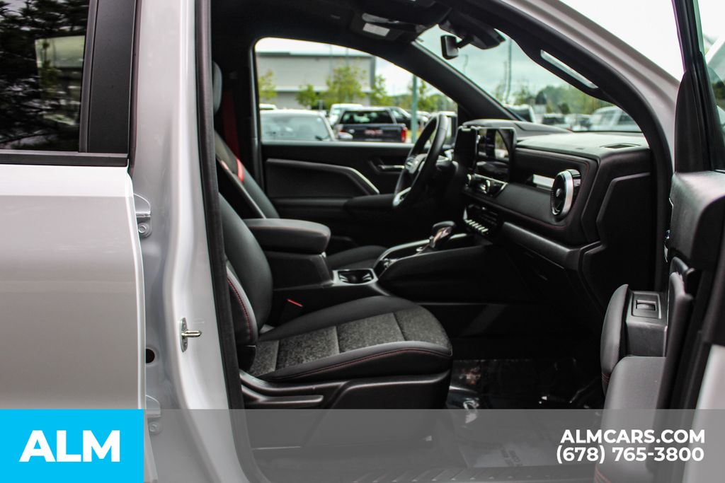 Used 2023 White Chevrolet Z71 image 19