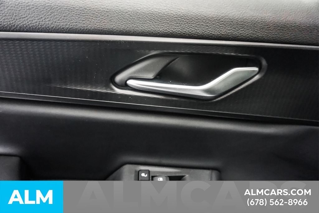 Used 2025 Silver Jeep Altitude image 57