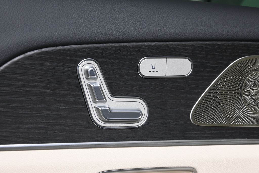 Thumbnail: 2026 Mercedes-Benz GLE - 27