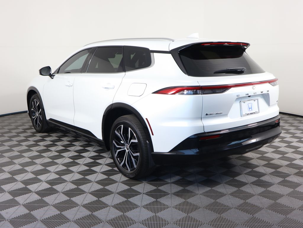 Thumbnail: 2025 Toyota Crown Signia - 7