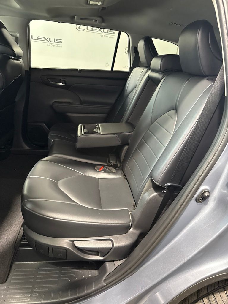 Thumbnail: 2021 Toyota Highlander - 28