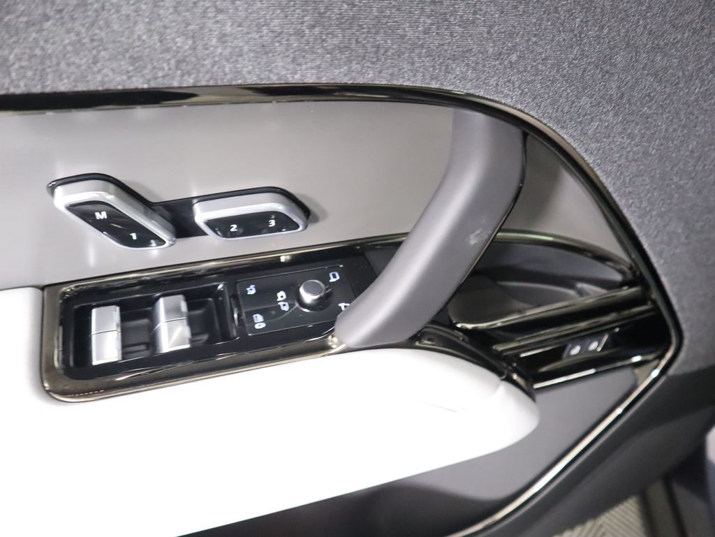 Thumbnail: 2026 Land Rover Range Rover Sport - 24