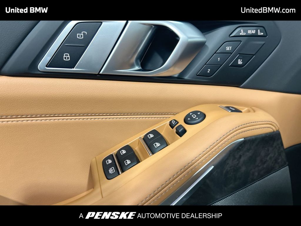 Thumbnail: 2026 BMW X7 - 11