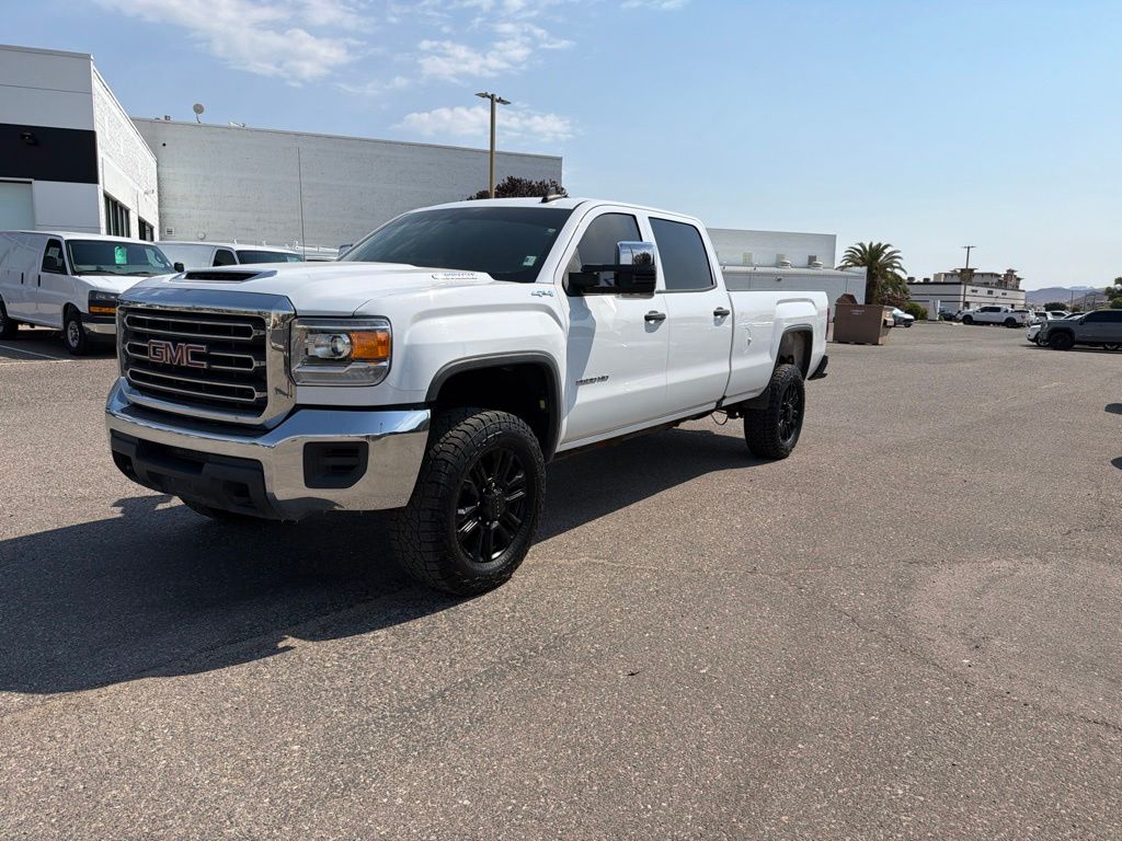 2018 GMC Sierra 2500HD Base Crew Cab SB 4WD