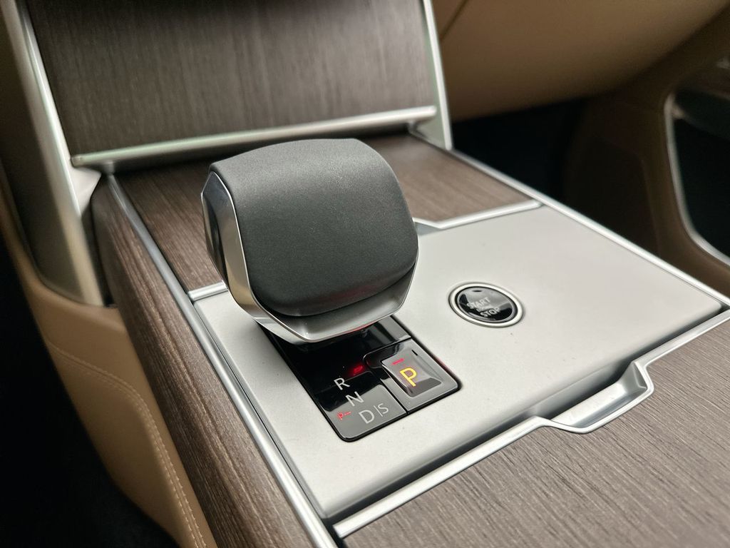 Thumbnail: 2026 Land Rover Range Rover - 24