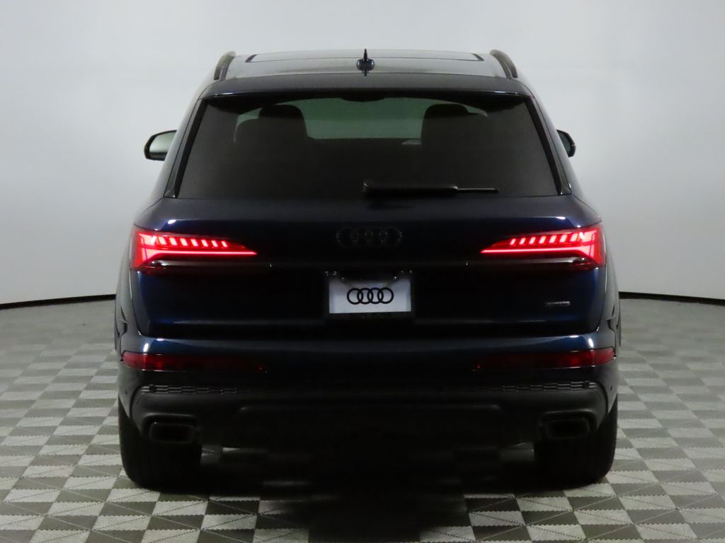Thumbnail: 2026 Audi Q7 - 4