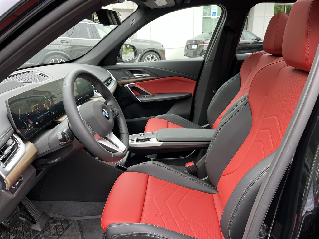 2025 BMW X1 xDrive28i 11