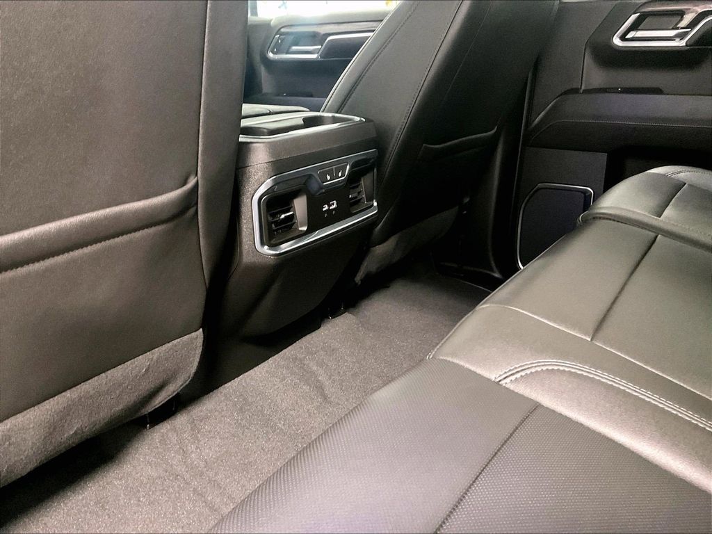 2024 Chevrolet Silverado 1500 — photo 27