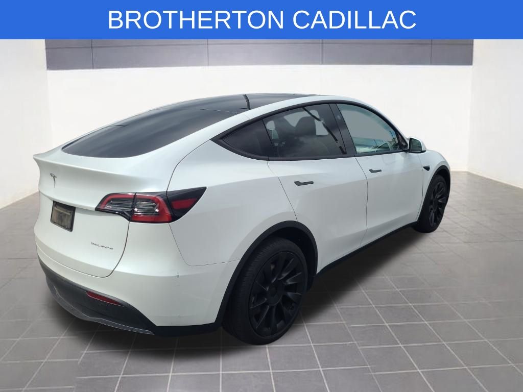 View vehicle photo 7