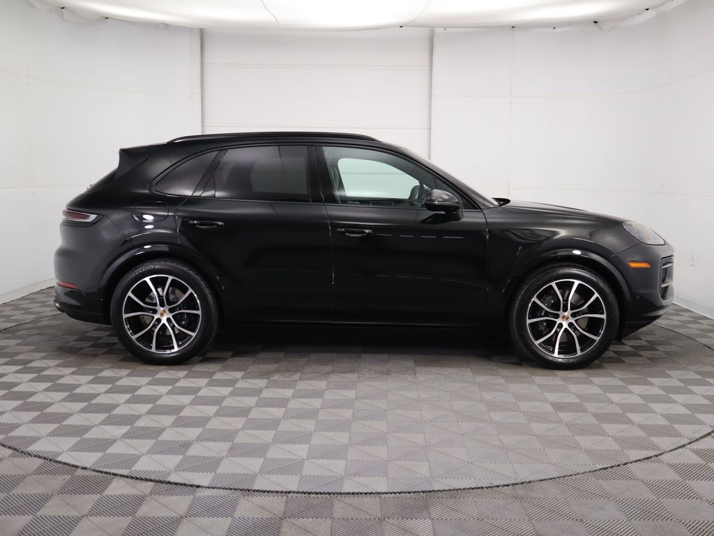 Thumbnail: 2025 Porsche Cayenne - 8