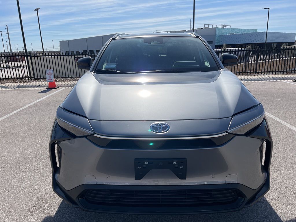 Thumbnail: 2024 Toyota bZ4X - 2