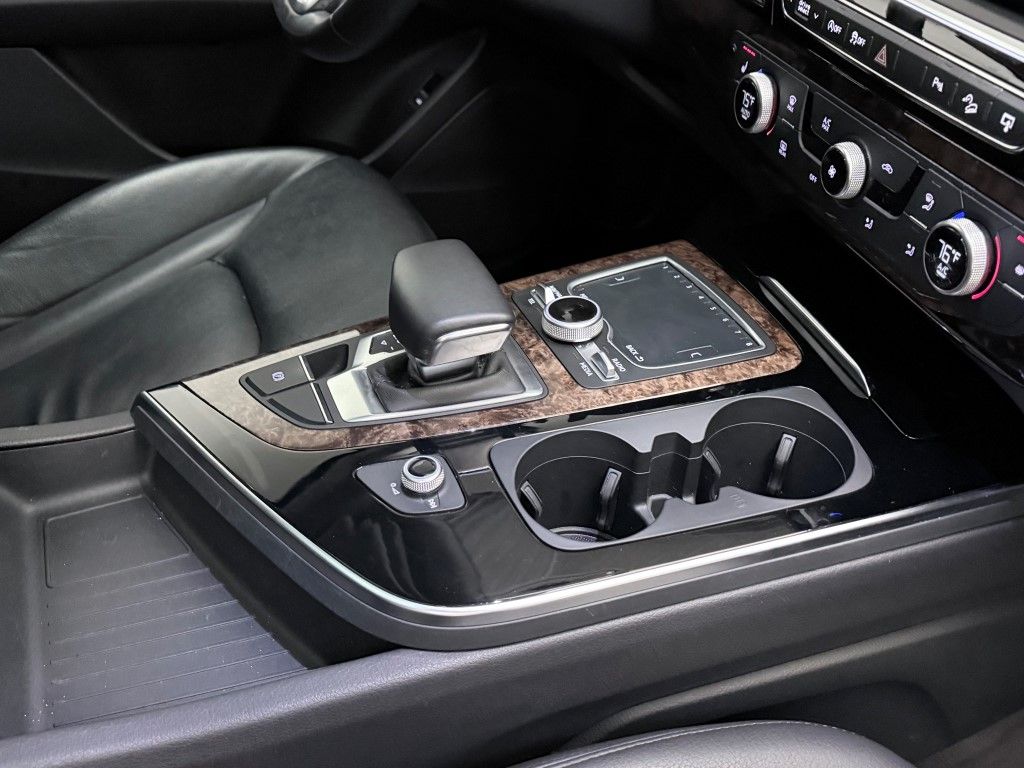 Thumbnail: 2017 Audi Q7 - 16