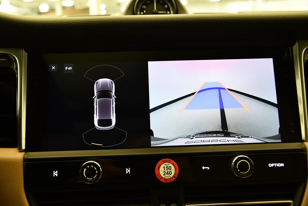 Thumbnail: 2025 Porsche Macan - 26