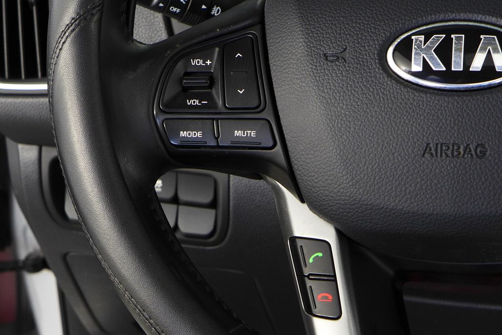 Thumbnail: 2016 Kia Rio - 29