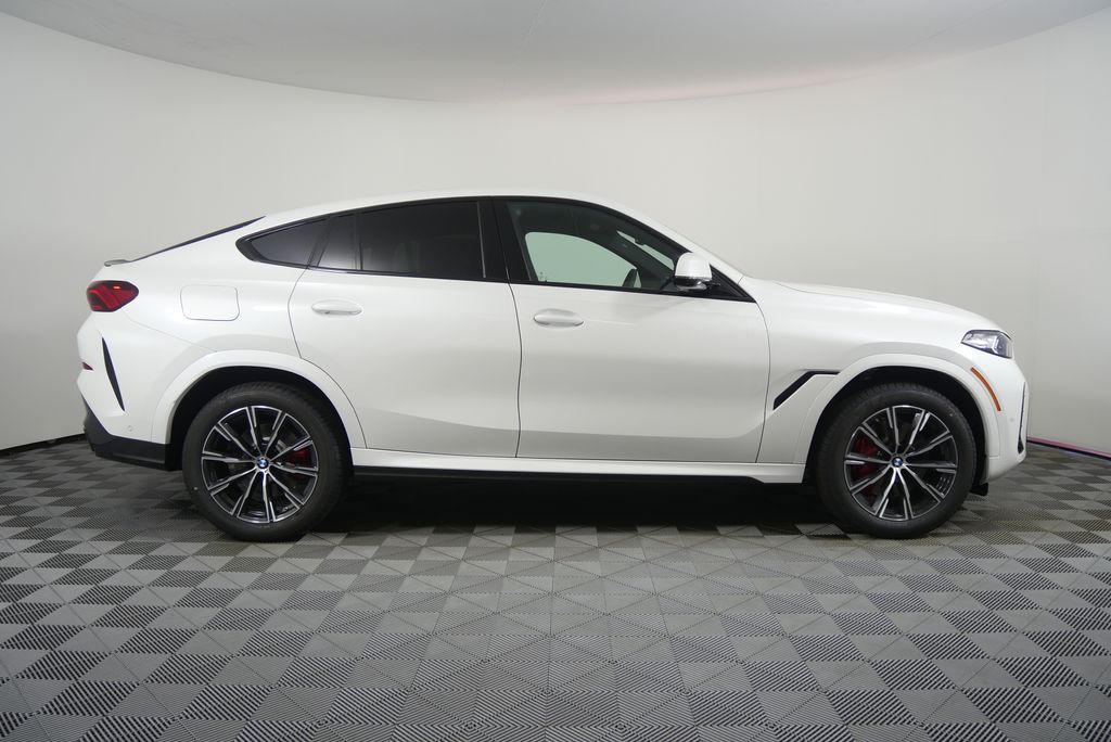 Thumbnail: 2027 BMW X6 - 2