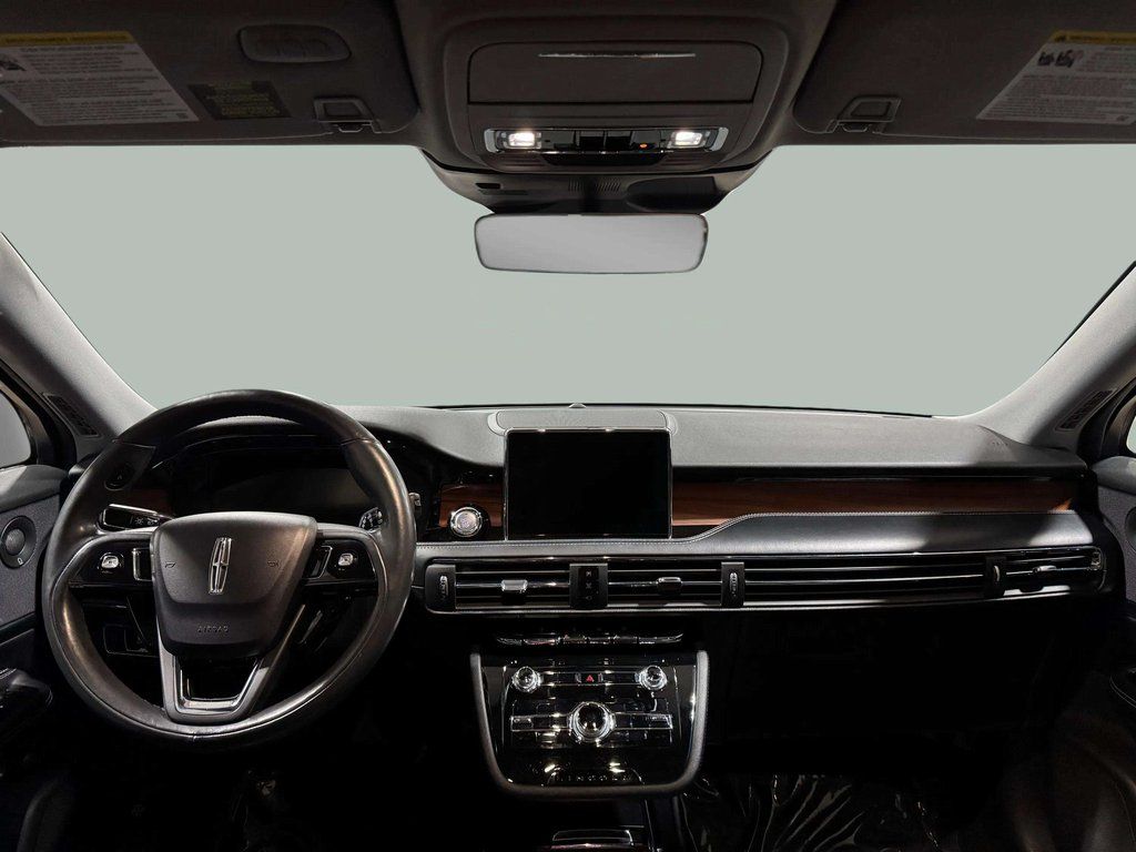 Used 2020 Red Carpet Lincoln Reserve image 21