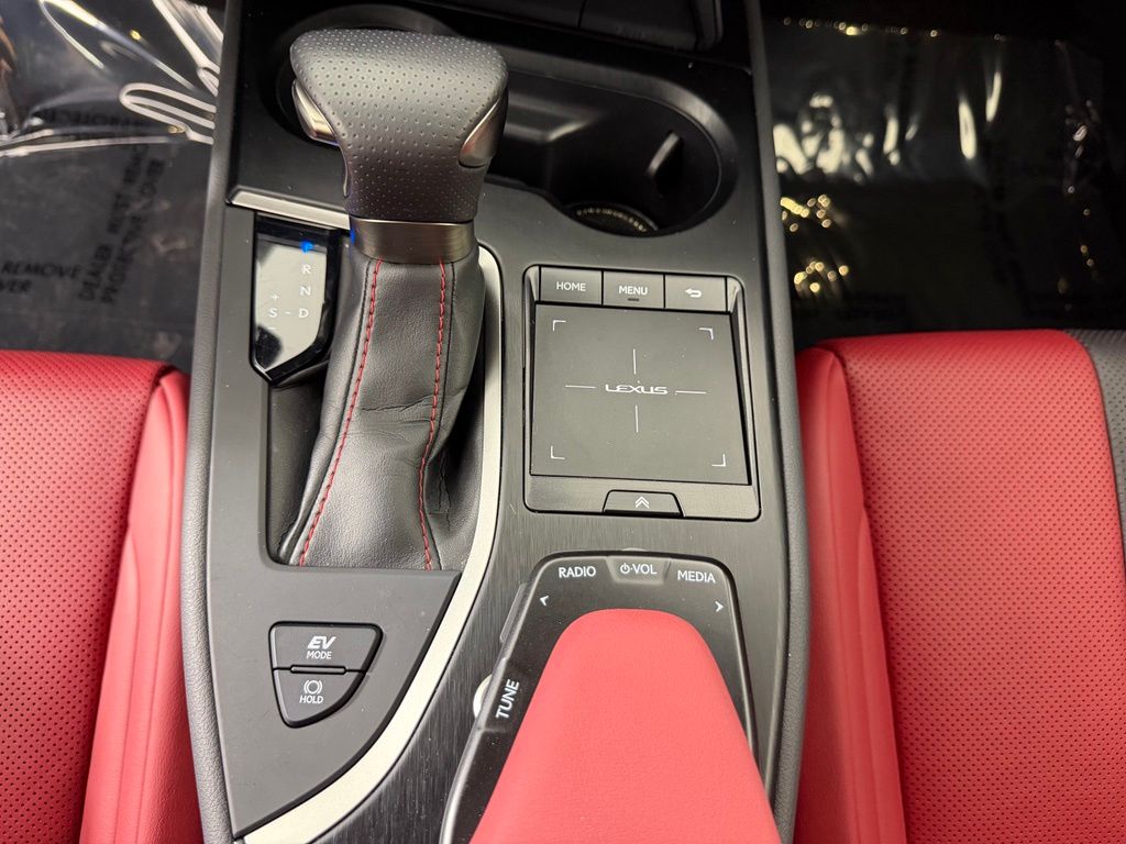 Thumbnail: 2021 Lexus UX - 31