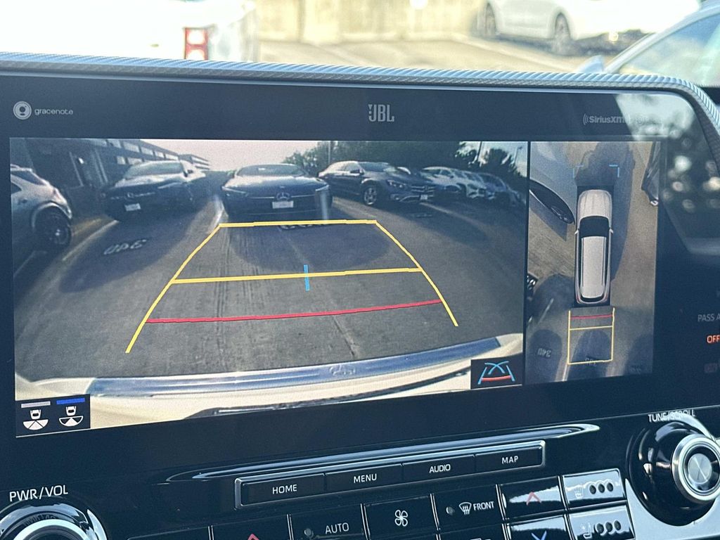 Thumbnail: 2021 Toyota Highlander - 20