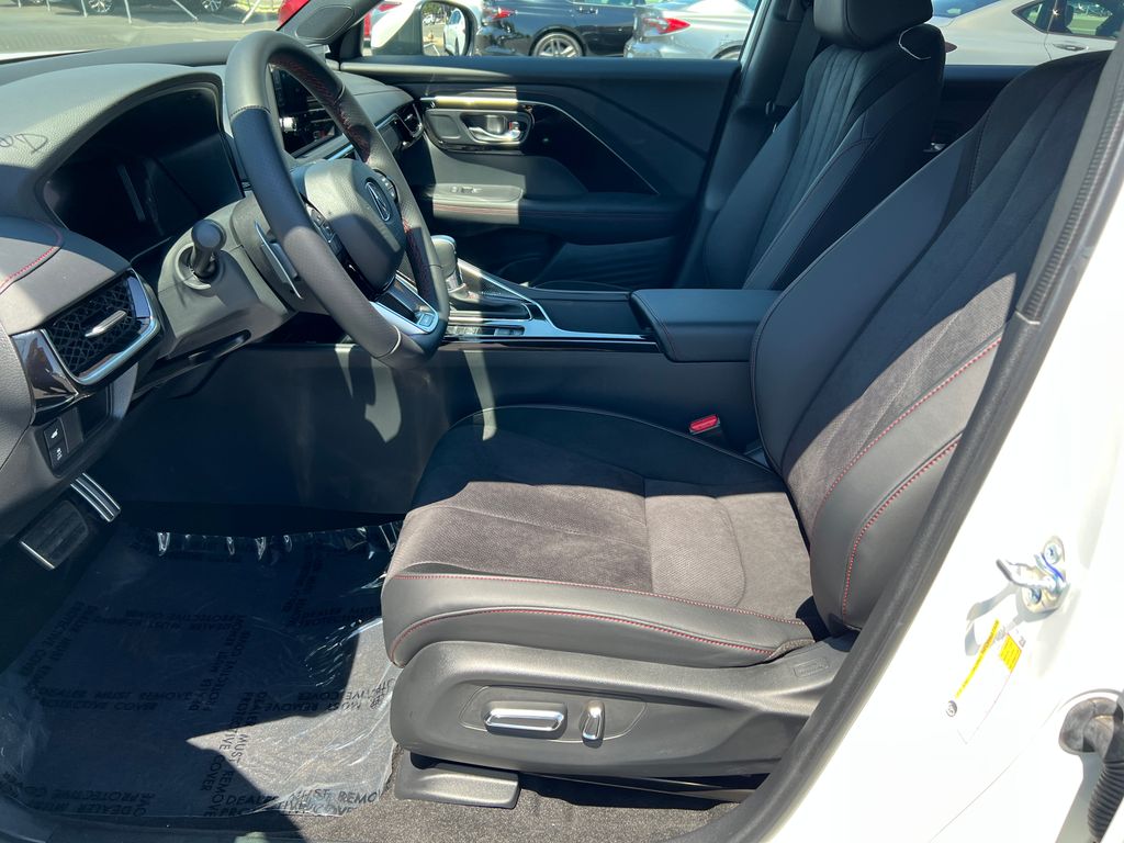 Thumbnail: 2025 Acura ADX - 13