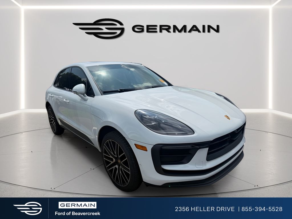 2022 Porsche Macan Base