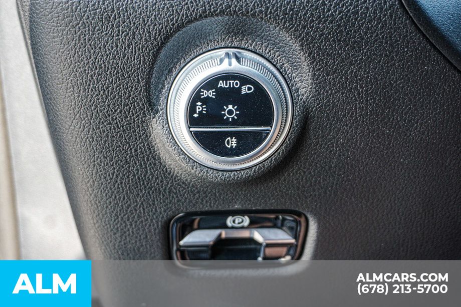 Used 2025 Black Mercedes-Benz C 300 image 44