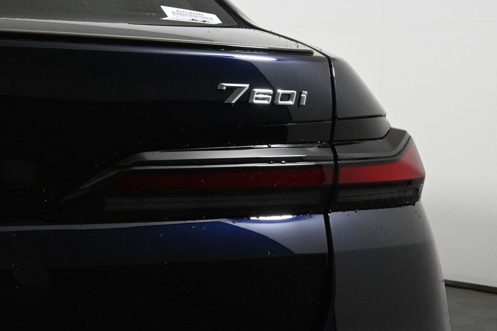 2025 BMW 7 Series 760i xDrive 13