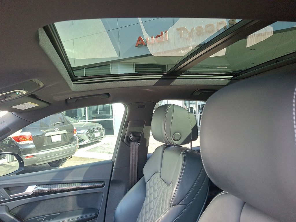 Thumbnail: 2024 Audi SQ5 - 14