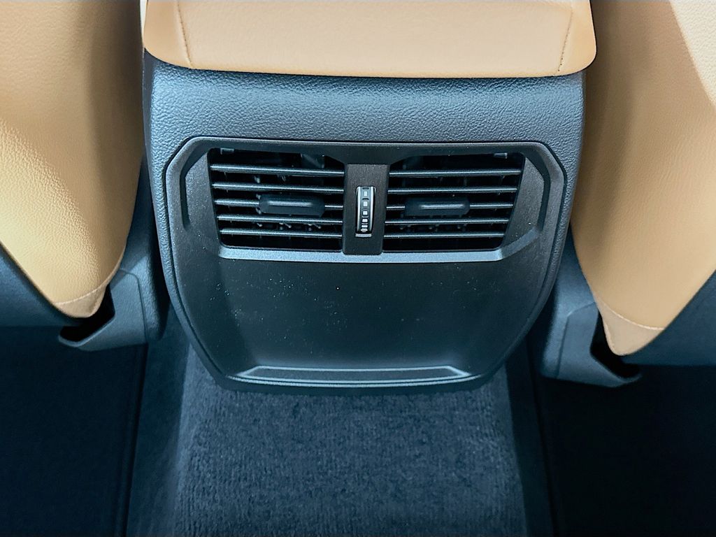 Thumbnail: 2026 BMW 4 Series - 18