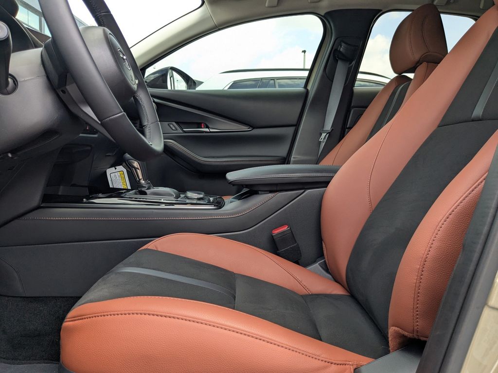 2025 Mazda CX-30 2.5 Carbon Turbo