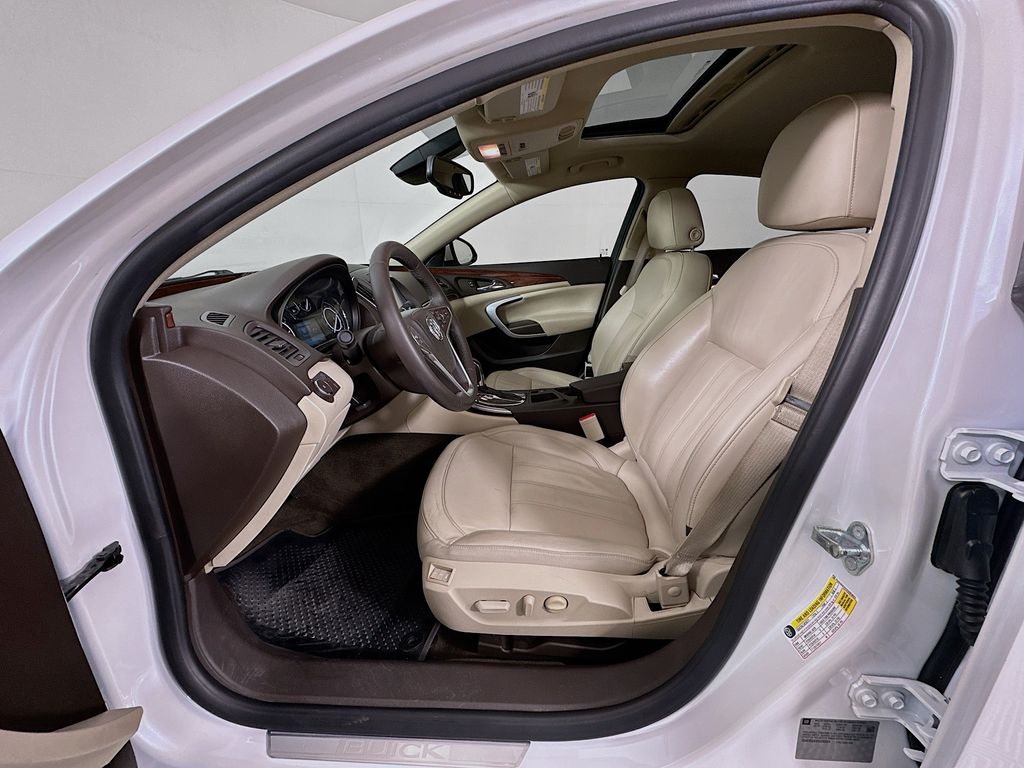 Thumbnail: 2016 Buick Regal - 21