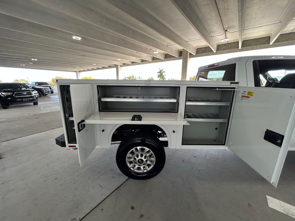 New 2026 Summit White Chevrolet Work Truck image 20