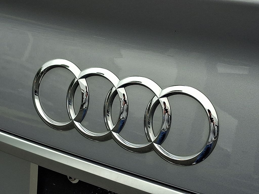 Thumbnail: 2023 Audi SQ5 - 30